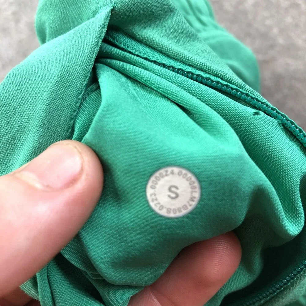 Lululemon Shorts Mens Small Green Microfiber 9 Inch Running Gym Pockets